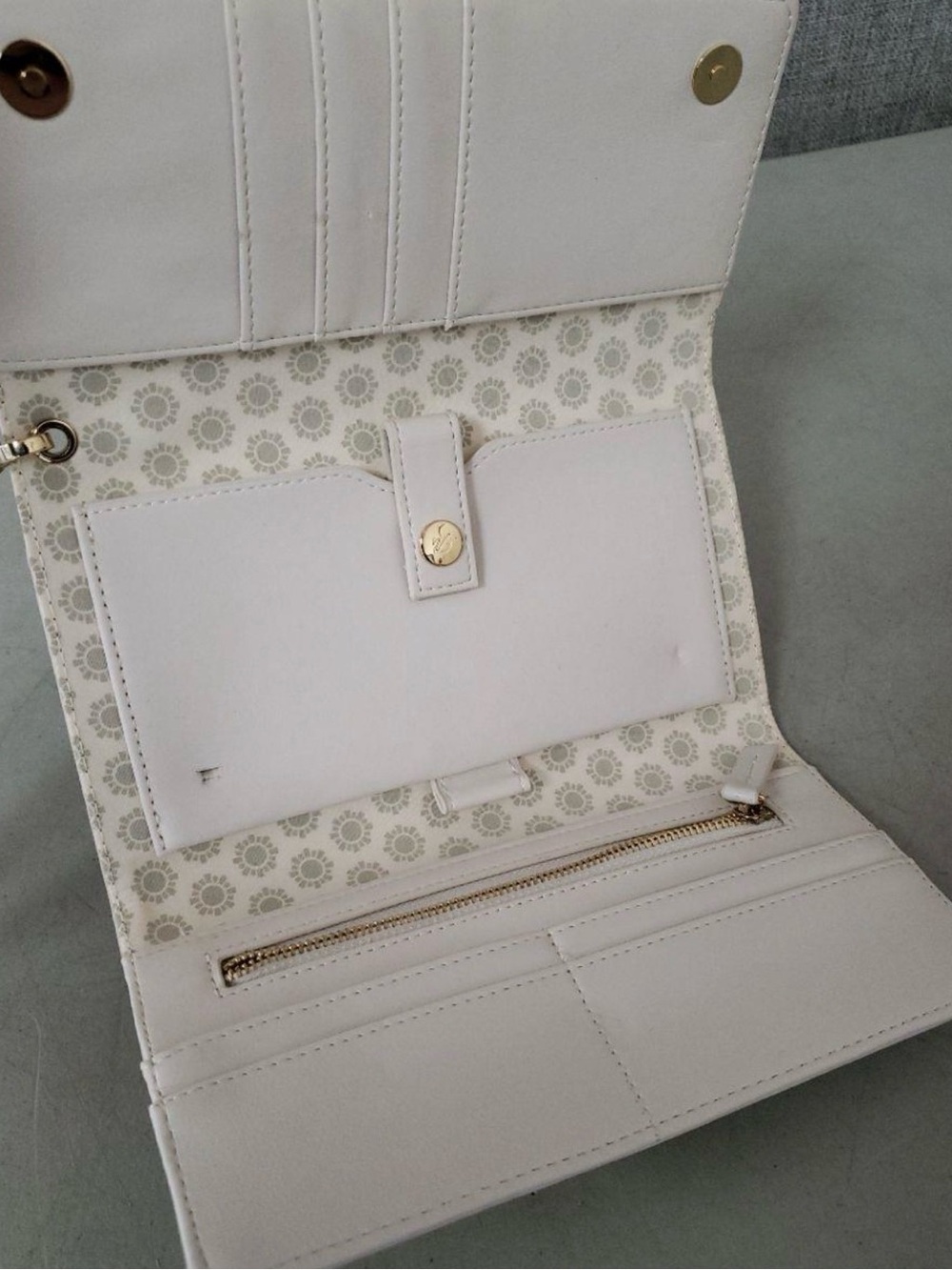 Swarovski White Crystal Embellished Wallet Wristlet Clutch Faux Leather - Picture 6 of 8